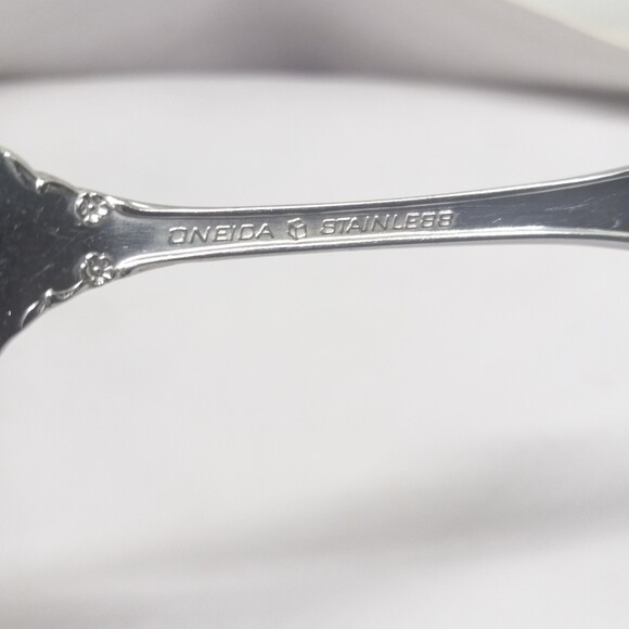 Oneida Dover Stainless Steel Individual Salad Fork-Cube Mark-Floral-Glossy - Picture 5 of 7